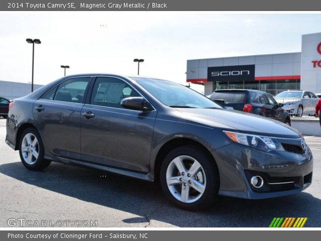 2014 Toyota Camry SE in Magnetic Gray Metallic