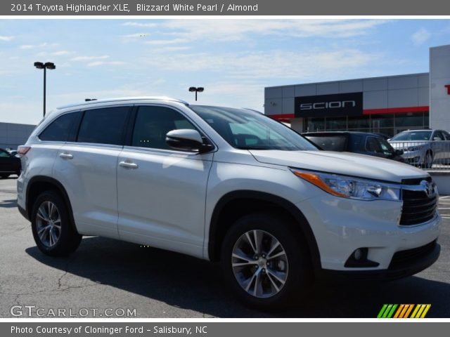 2014 Toyota Highlander XLE in Blizzard White Pearl