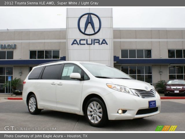 2012 Toyota Sienna XLE AWD in Super White