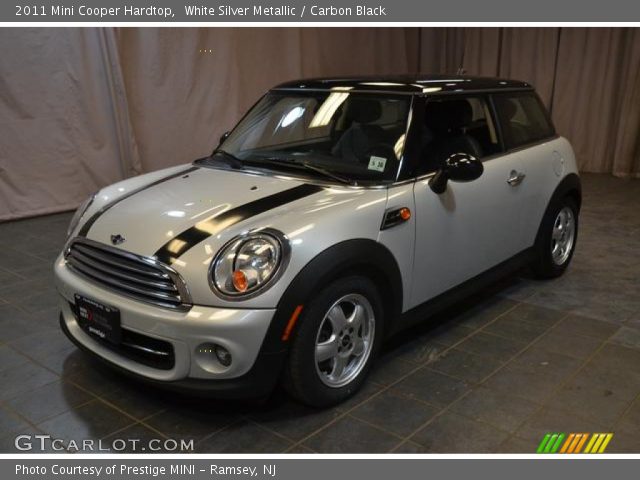 2011 Mini Cooper Hardtop in White Silver Metallic