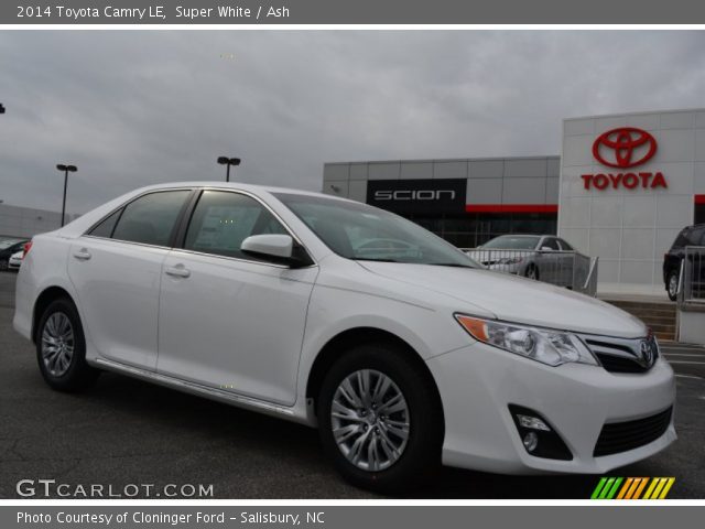 2014 Toyota Camry LE in Super White