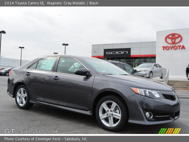 2014 Toyota Camry SE in Magnetic Gray Metallic