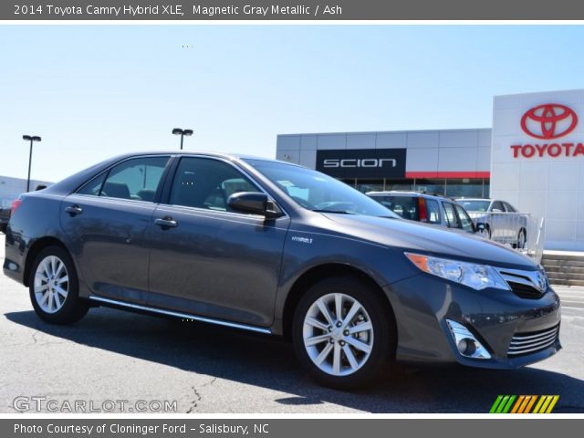 2014 Toyota Camry Hybrid XLE in Magnetic Gray Metallic