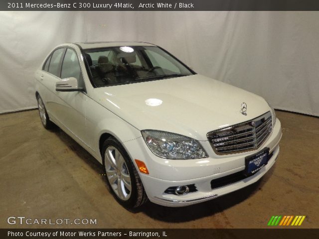 2011 Mercedes-Benz C 300 Luxury 4Matic in Arctic White