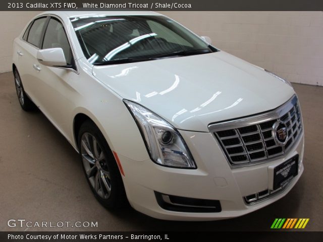 2013 Cadillac XTS FWD in White Diamond Tricoat
