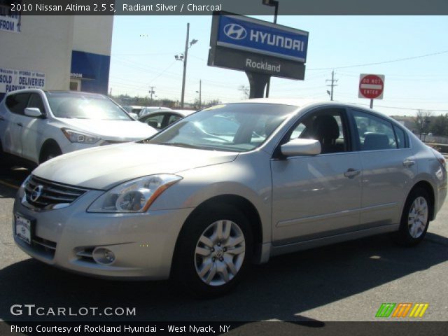 2010 Nissan Altima 2.5 S in Radiant Silver