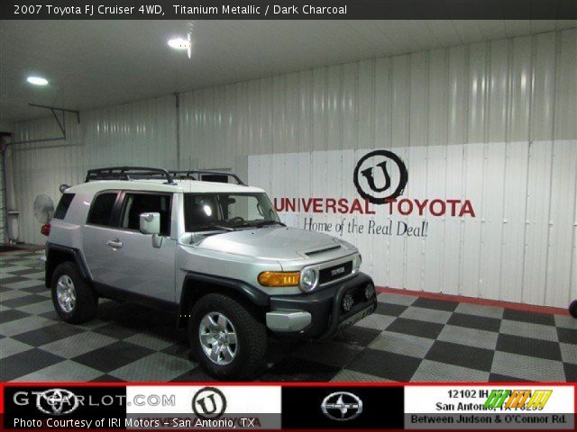 2007 Toyota FJ Cruiser 4WD in Titanium Metallic