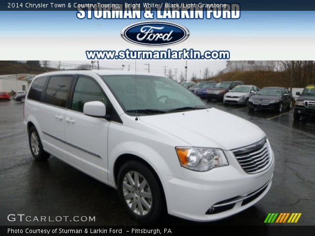 2014 Chrysler Town & Country Touring in Bright White