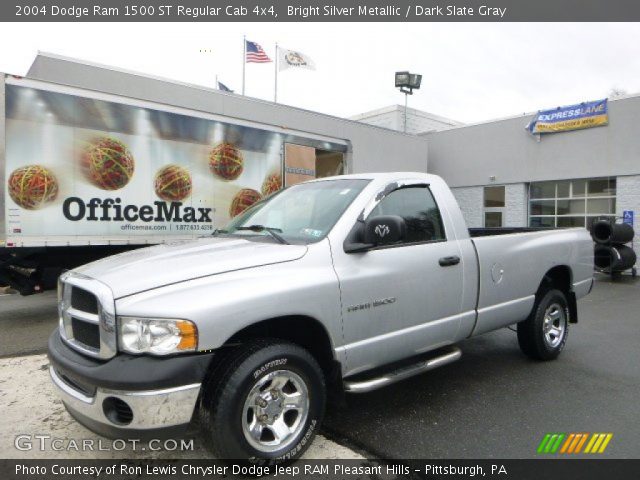 2004 Dodge Ram 1500 ST Regular Cab 4x4 in Bright Silver Metallic