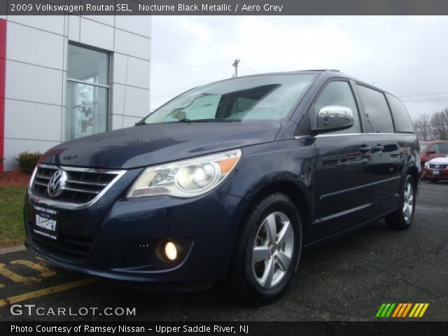 2009 Volkswagen Routan SEL in Nocturne Black Metallic