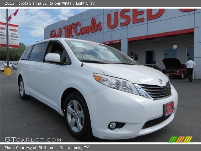 2012 Toyota Sienna LE in Super White