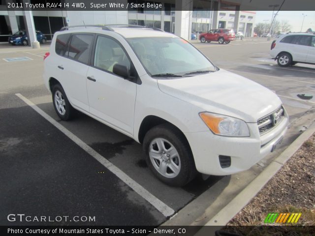 2011 Toyota RAV4 I4 4WD in Super White