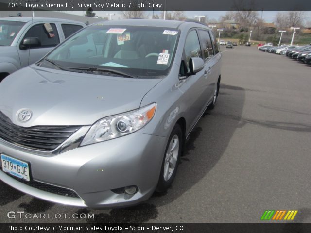 2011 Toyota Sienna LE in Silver Sky Metallic