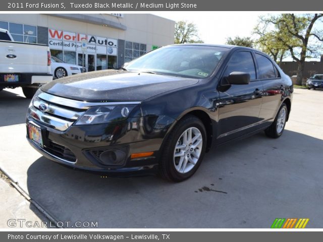 2011 Ford Fusion S in Tuxedo Black Metallic