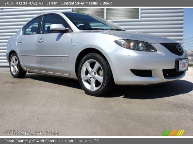 2006 Mazda MAZDA3 i Sedan in Sunlight Silver Metallic