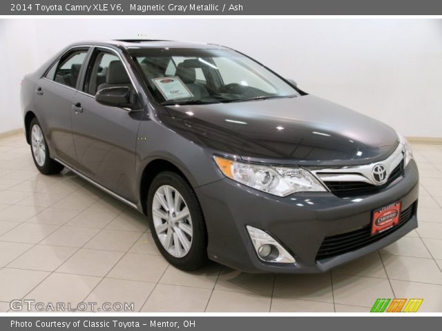 2014 Toyota Camry XLE V6 in Magnetic Gray Metallic