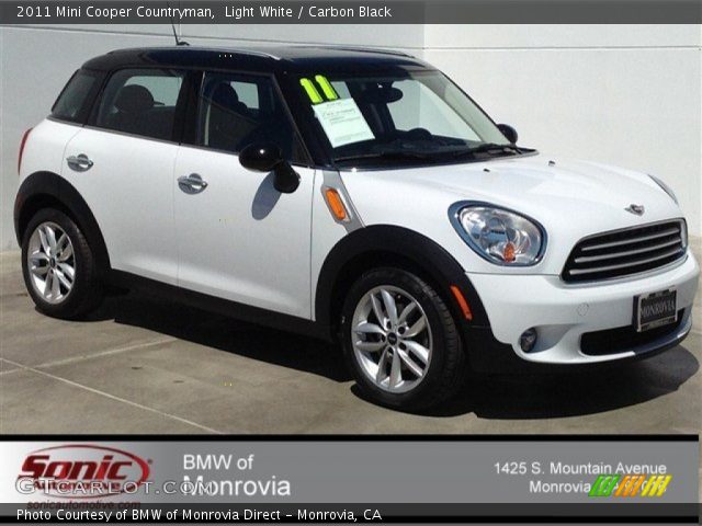 2011 Mini Cooper Countryman in Light White