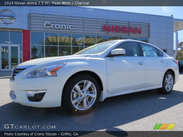 2014 Nissan Altima 2.5 SV in Pearl White