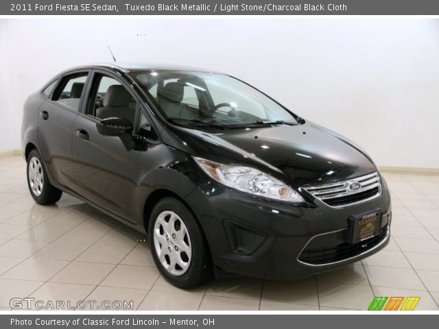 2011 Ford Fiesta SE Sedan in Tuxedo Black Metallic