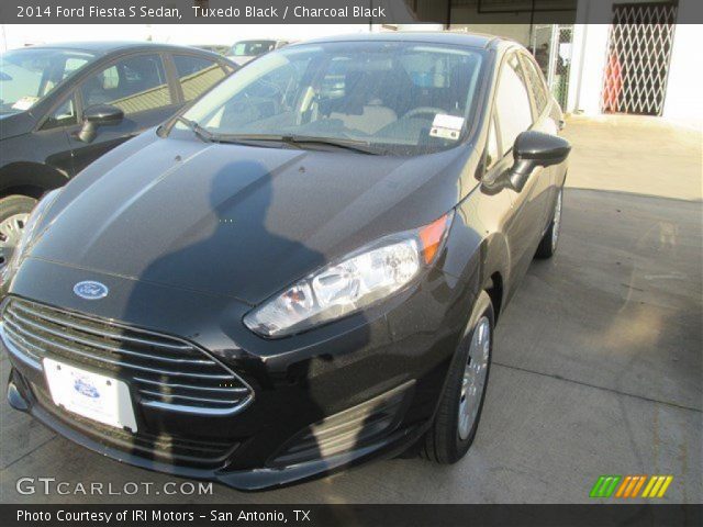 2014 Ford Fiesta S Sedan in Tuxedo Black