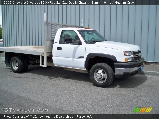 2005 Chevrolet Silverado 3500 Regular Cab Dually Chassis in Summit White