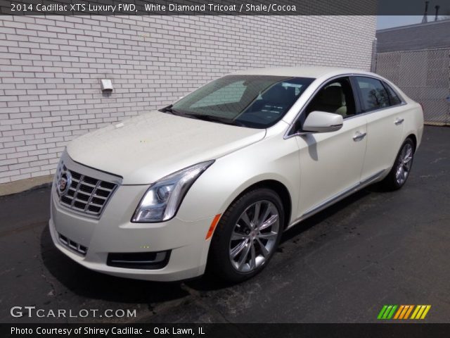 2014 Cadillac XTS Luxury FWD in White Diamond Tricoat