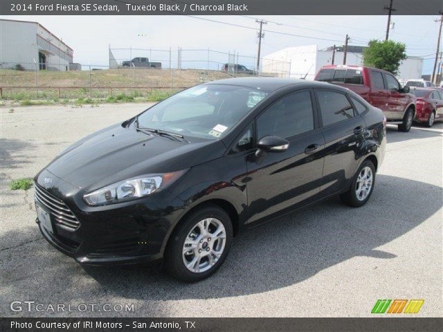 2014 Ford Fiesta SE Sedan in Tuxedo Black