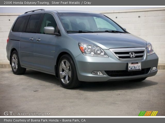 2006 Honda Odyssey Touring in Silver Pearl Metallic