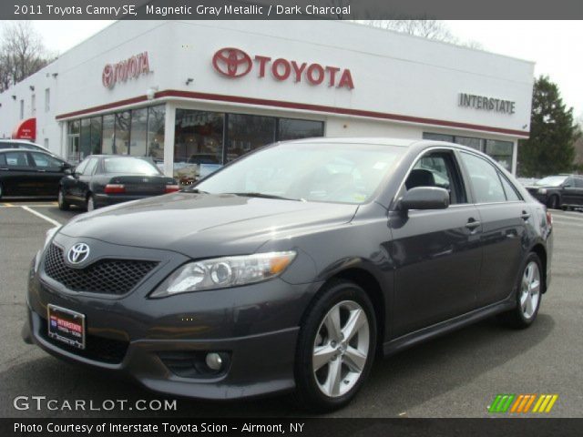 2011 Toyota Camry SE in Magnetic Gray Metallic