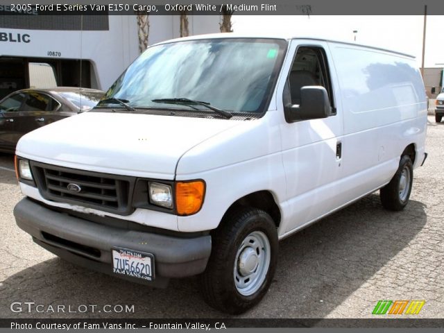 2005 Ford E Series Van E150 Cargo in Oxford White