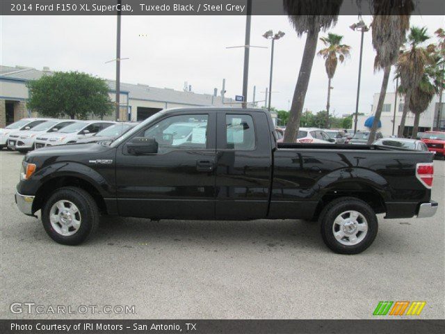 2014 Ford F150 XL SuperCab in Tuxedo Black
