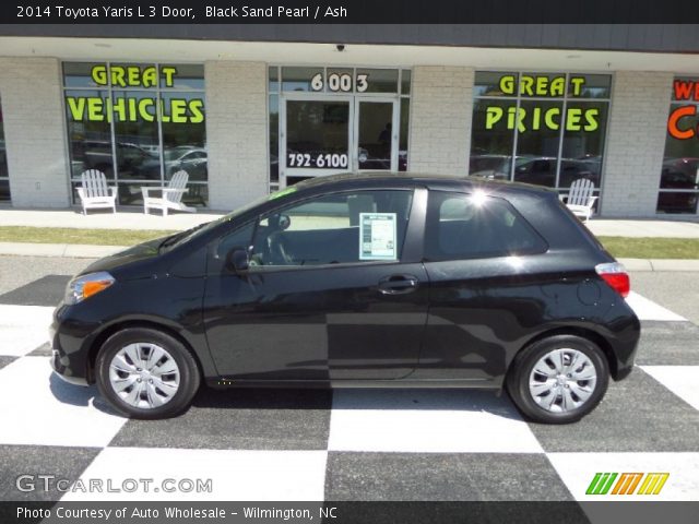 2014 Toyota Yaris L 3 Door in Black Sand Pearl