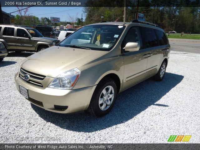 2006 Kia Sedona EX in Sunset Gold