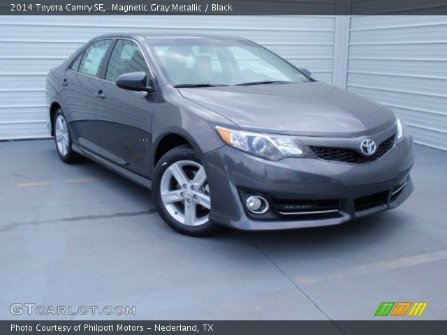 2014 Toyota Camry SE in Magnetic Gray Metallic