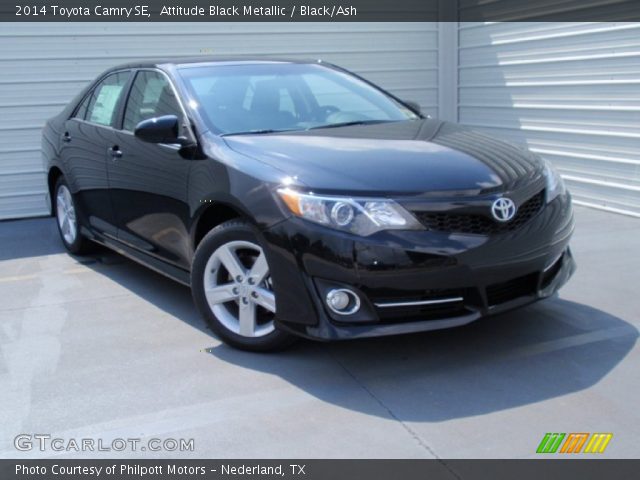 2014 Toyota Camry SE in Attitude Black Metallic