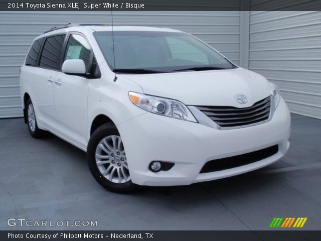 2014 Toyota Sienna XLE in Super White
