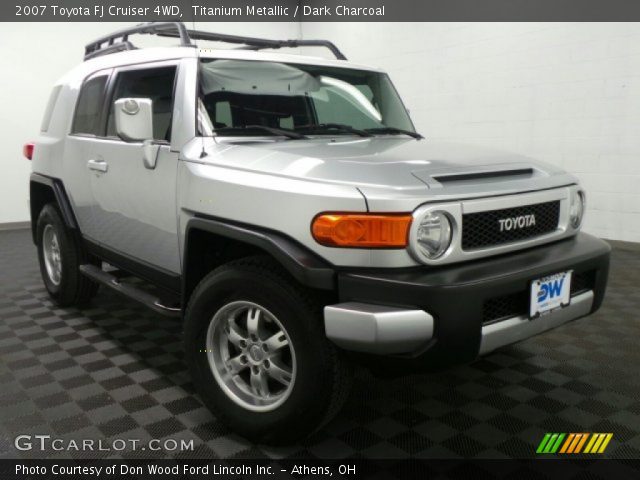2007 Toyota FJ Cruiser 4WD in Titanium Metallic