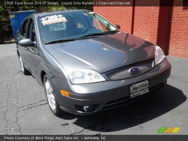 2005 Ford Focus ZX4 ST Sedan in Liquid Grey Metallic