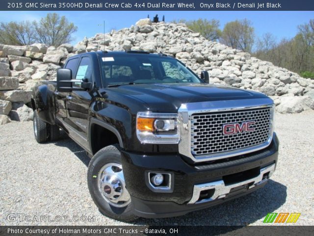 2015 GMC Sierra 3500HD Denali Crew Cab 4x4 Dual Rear Wheel in Onyx Black