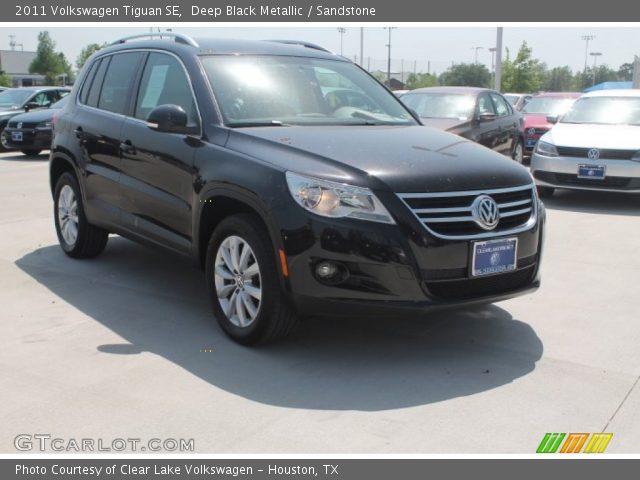 2011 Volkswagen Tiguan SE in Deep Black Metallic