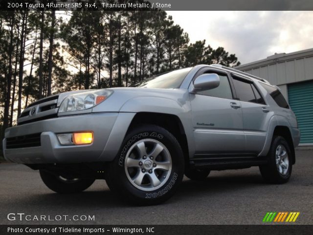 2004 Toyota 4Runner SR5 4x4 in Titanium Metallic