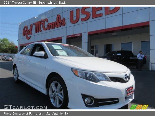 2014 Toyota Camry SE in Super White