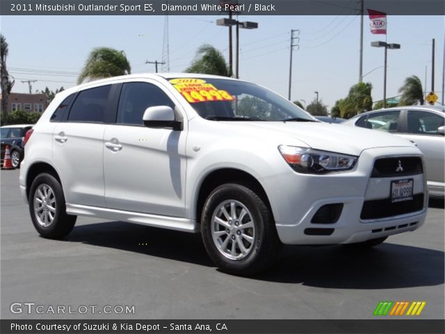 2011 Mitsubishi Outlander Sport ES in Diamond White Pearl