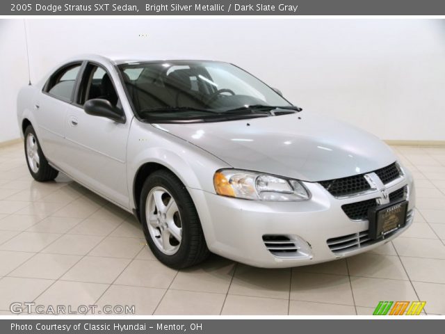 2005 Dodge Stratus SXT Sedan in Bright Silver Metallic