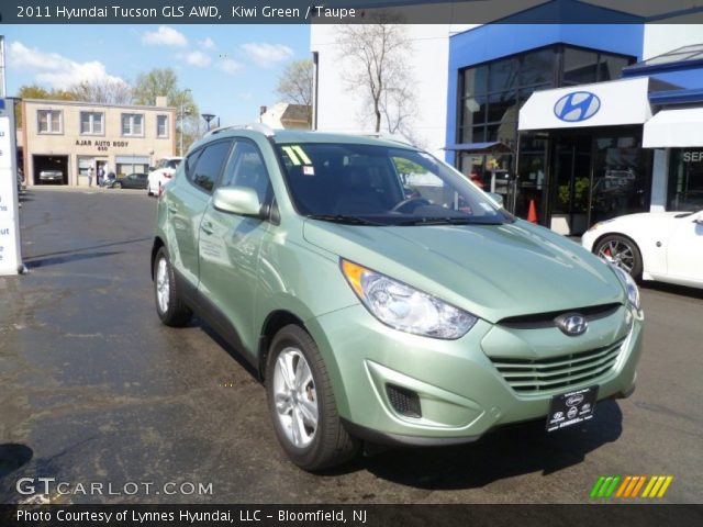 2011 Hyundai Tucson GLS AWD in Kiwi Green