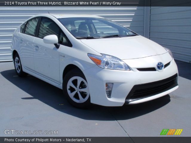 2014 Toyota Prius Three Hybrid in Blizzard White Pearl