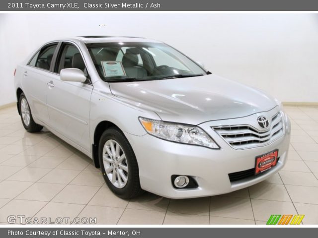 2011 Toyota Camry XLE in Classic Silver Metallic