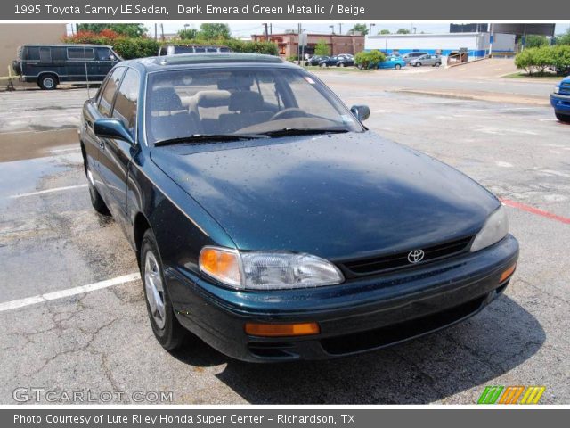 1995 Toyota Camry LE Sedan in Dark Emerald Green Metallic