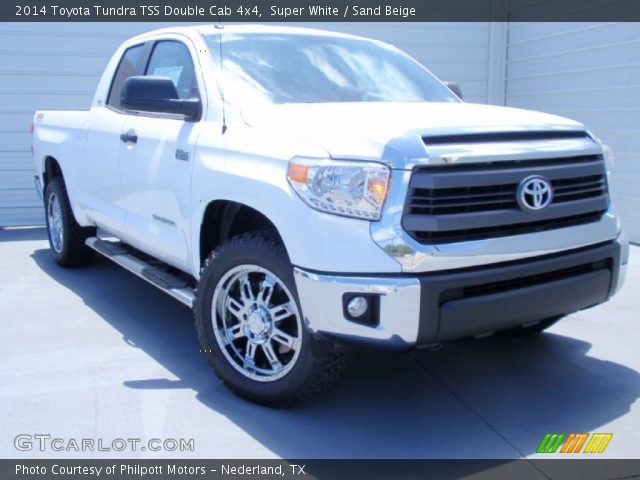 2014 Toyota Tundra TSS Double Cab 4x4 in Super White