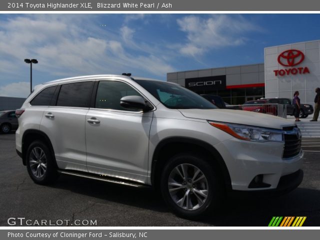 2014 Toyota Highlander XLE in Blizzard White Pearl